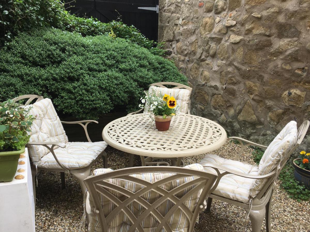 Peaseblossom House, A Charming Grade II Listed Building, In A Great Location In Alnwick Exterior photo